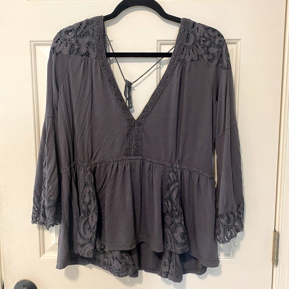 V Neck Lace Top Size Small